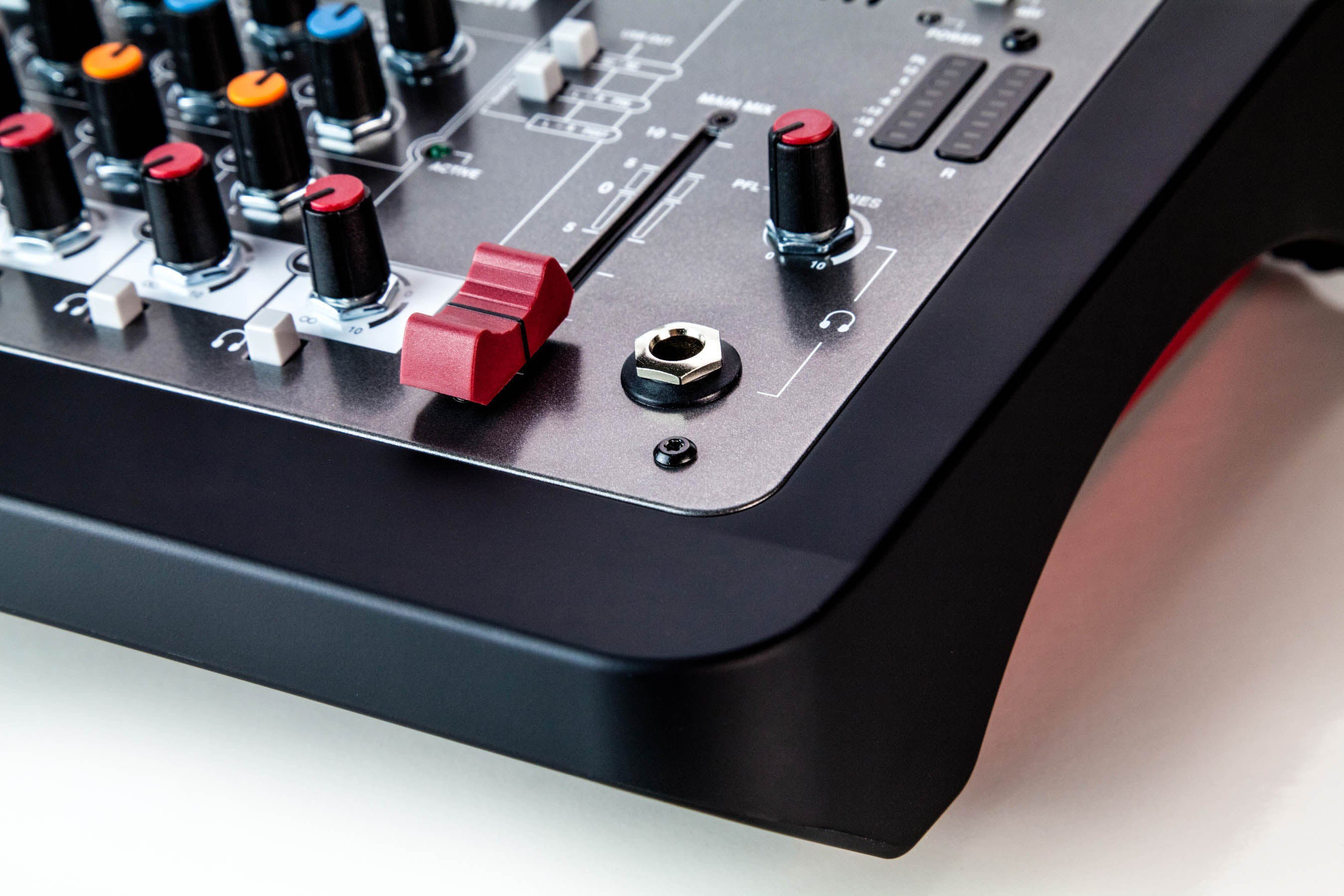 A&H ZEDi-8 Hybrid kompakt mixer, USB interface